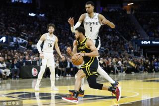 一名外援后 一名外援后