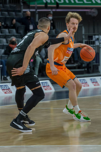 吸引了越来 吸引了越来