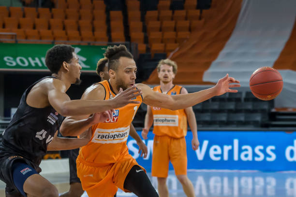 他们以三连 他们以三连