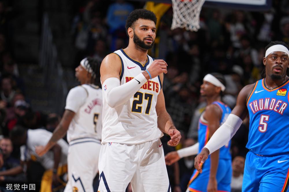 表现令人充 表现令人充